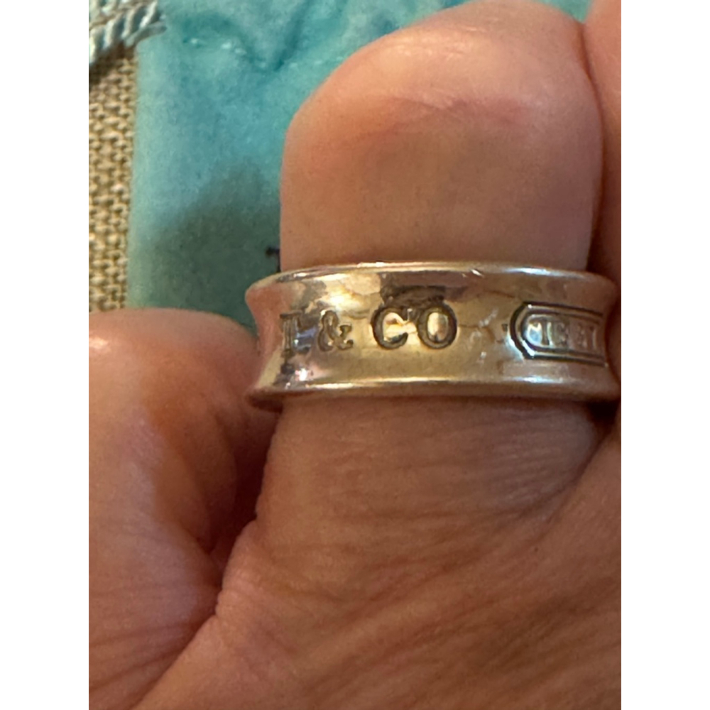 Authentic Tiffany & Co. Silver Band Ring 4.75 - Picture 7 of 7